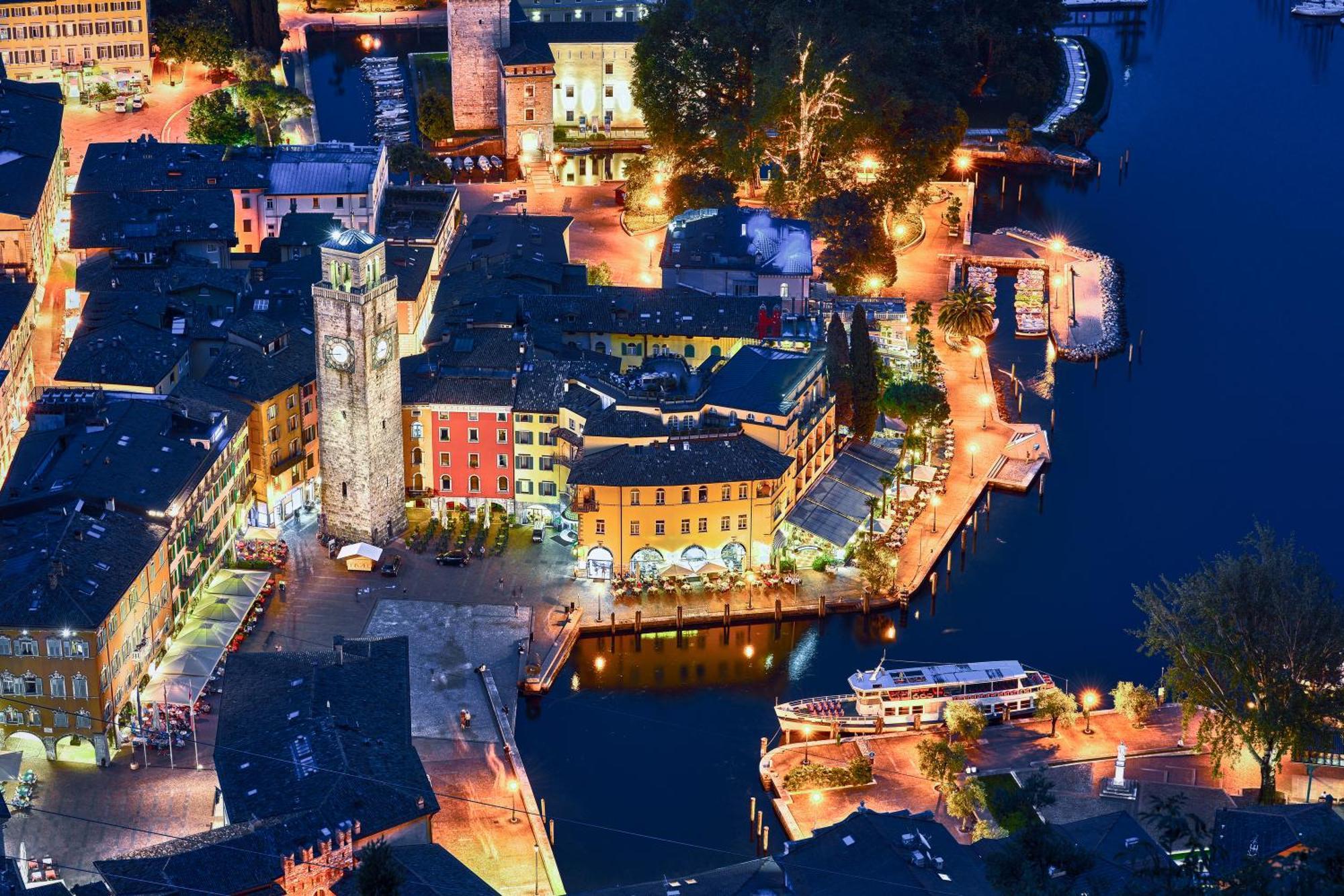 Appartamento Emma - Happy Rentals Riva del Garda Dış mekan fotoğraf