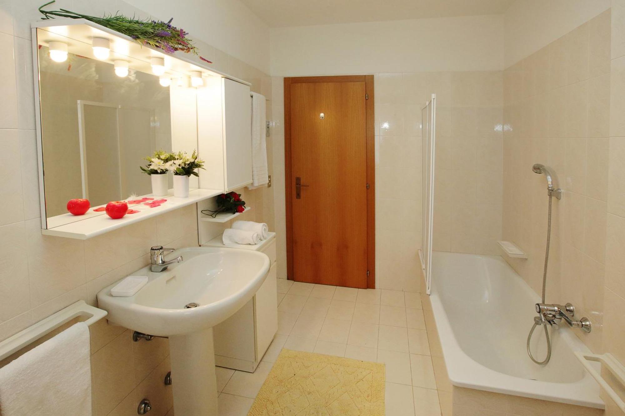 Appartamento Emma - Happy Rentals Riva del Garda Dış mekan fotoğraf