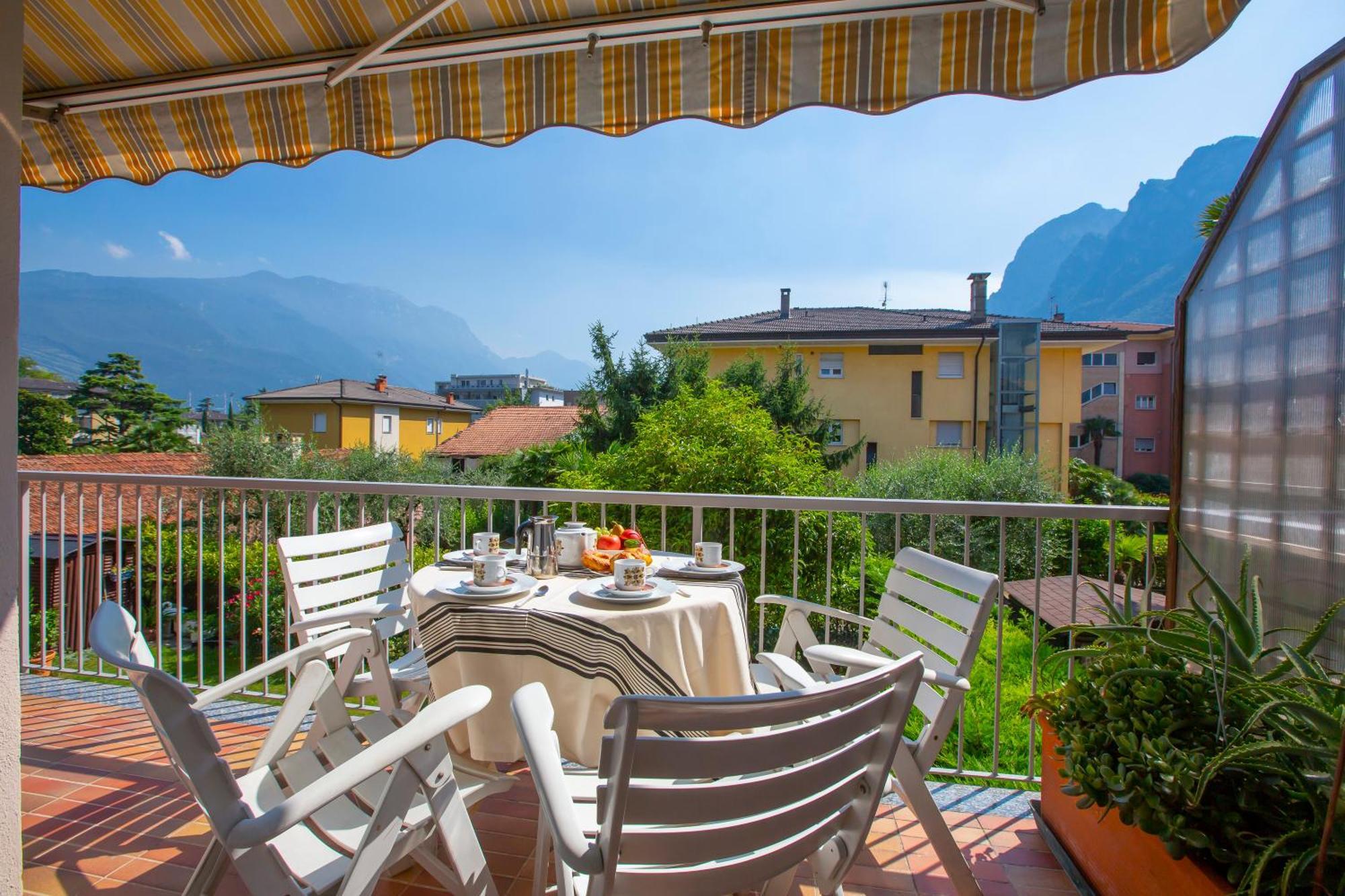 Appartamento Emma - Happy Rentals Riva del Garda Dış mekan fotoğraf